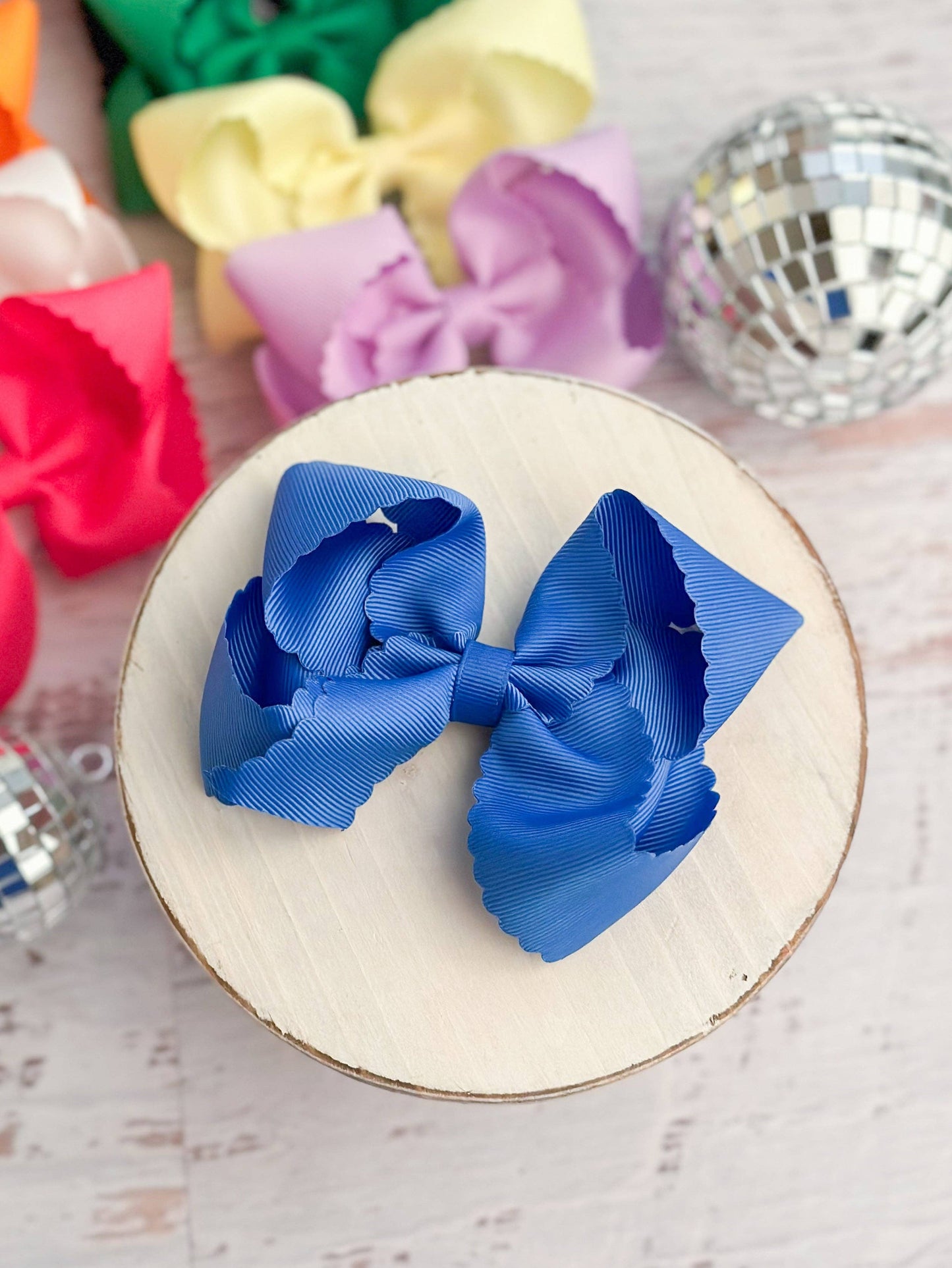 5" Classic Scalloped Edge Bow (The Hair Bow Company)