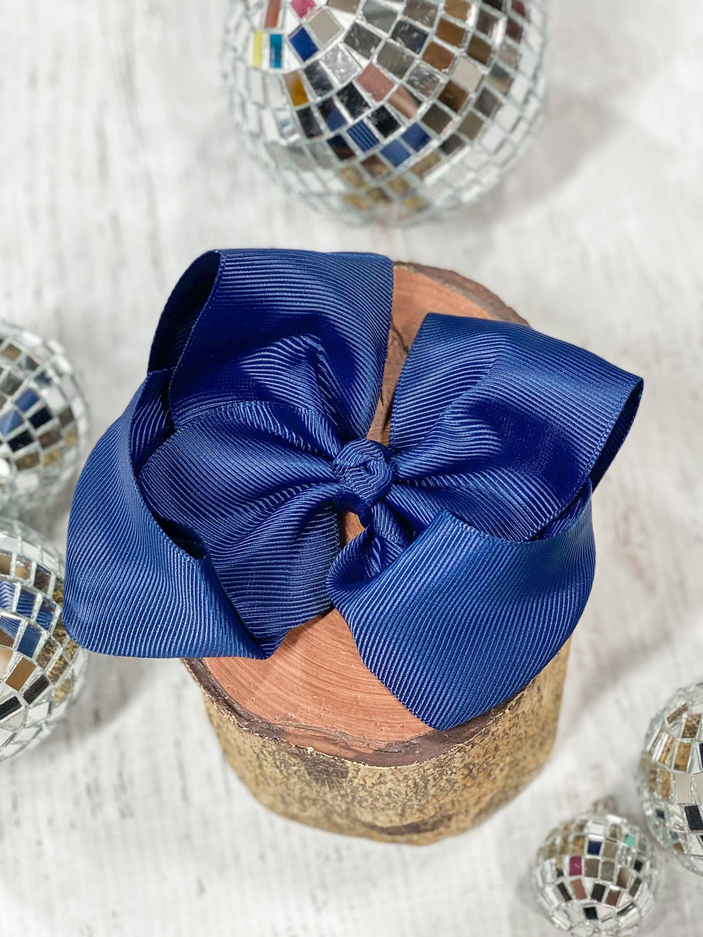 5.5" Classic Oversized Bow on French Clip (The Hair Bow Company)