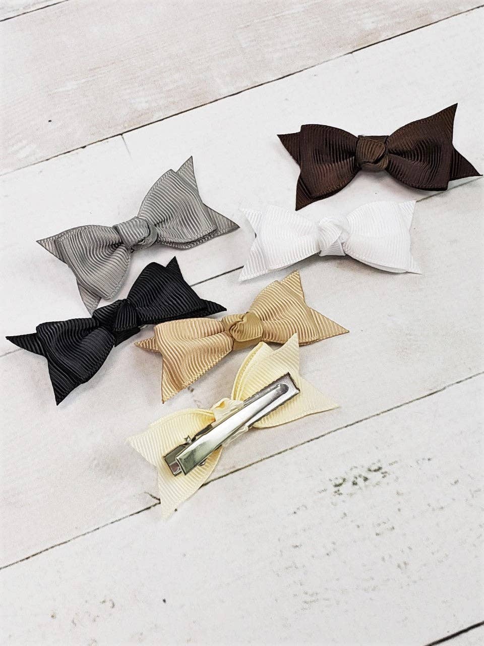 2.5" Solid Hair Bow (The Hair Bow Company)