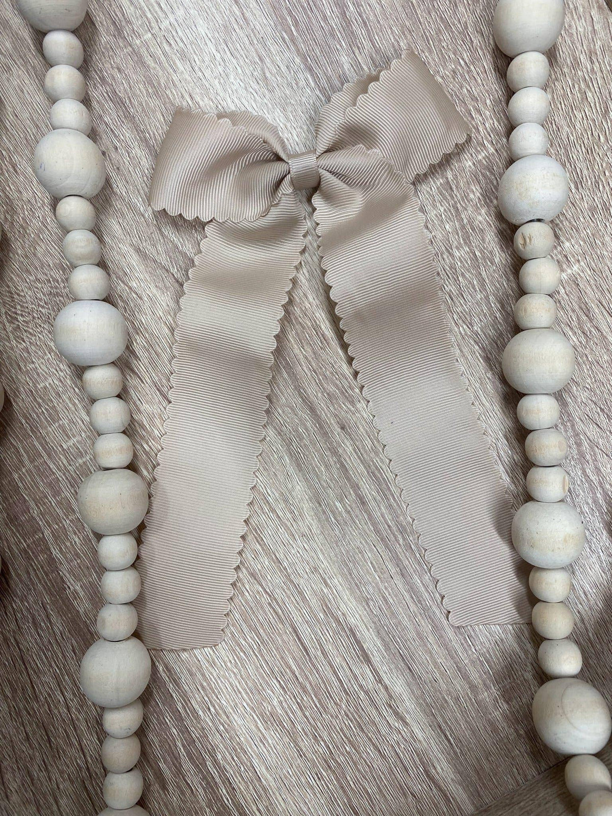 Scalloped Long Tail Bow with Alligator Clip