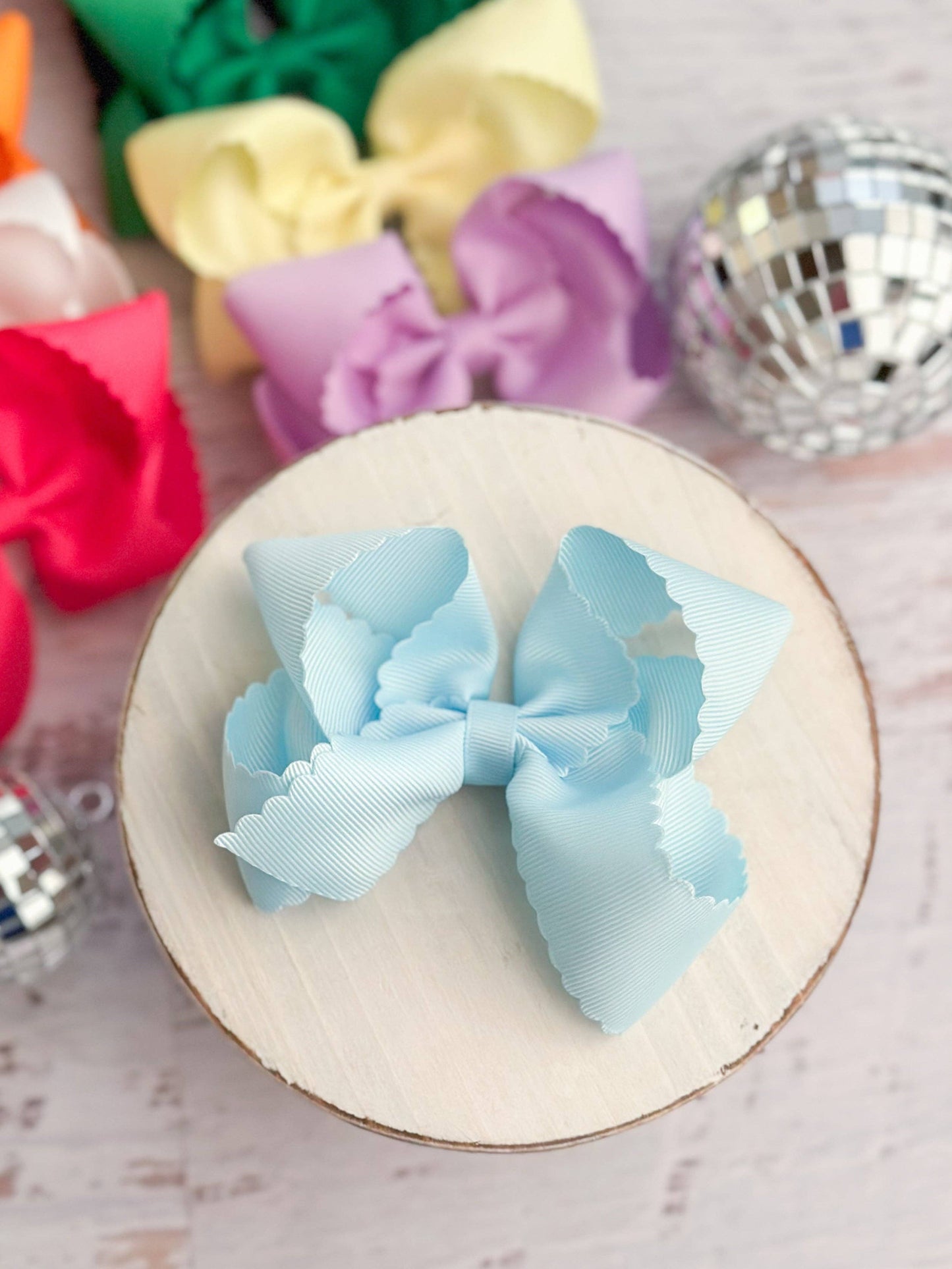 5" Classic Scalloped Edge Bow (The Hair Bow Company)